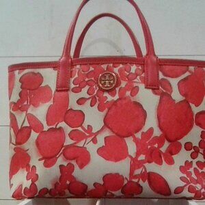 TORY BURCH Kerrington Small OUT OF FOCUS Floral Printed Coated Canvas Tote Bag.